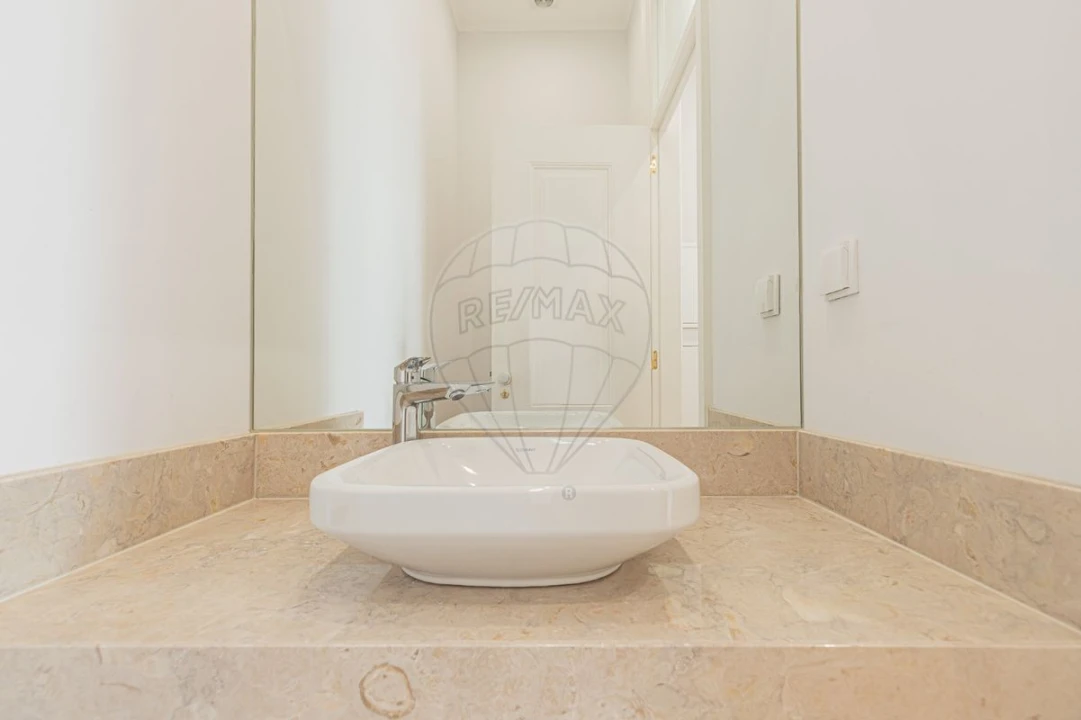 Apartamento T2 para Venda em Santa Maria Maior Foto 35