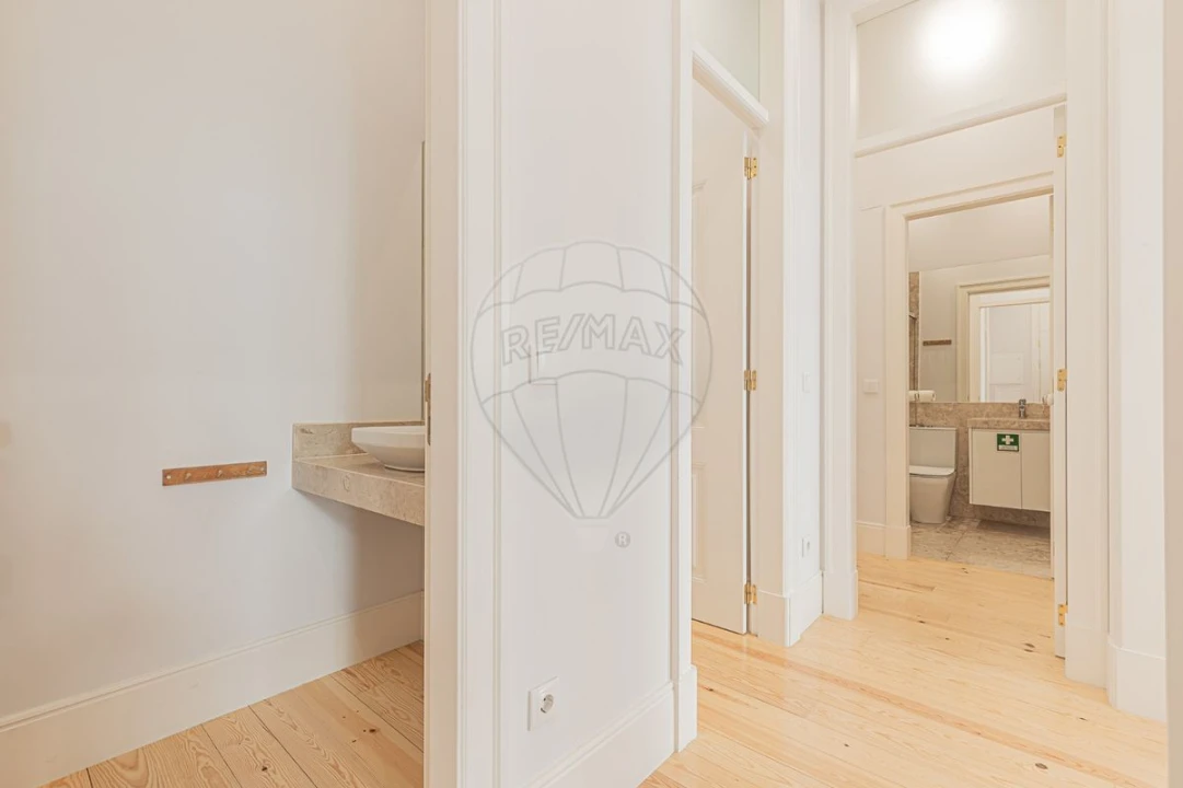Apartamento T2 para Venda em Santa Maria Maior Foto 2