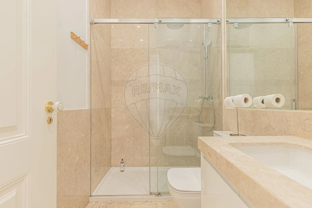 Apartamento T2 para Venda em Santa Maria Maior Foto 4