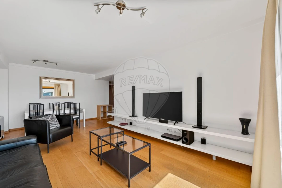 Apartamento T2 para Venda em Parque das Nações Foto 6