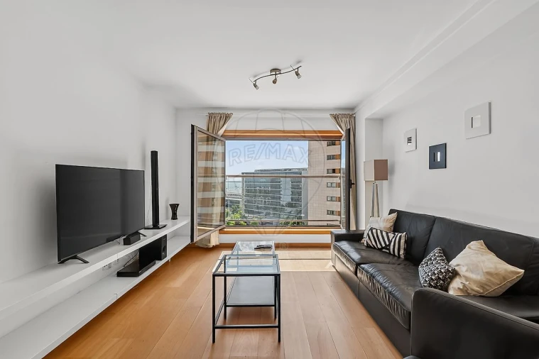 Apartamento T2 para Venda em Parque das Nações Foto 2