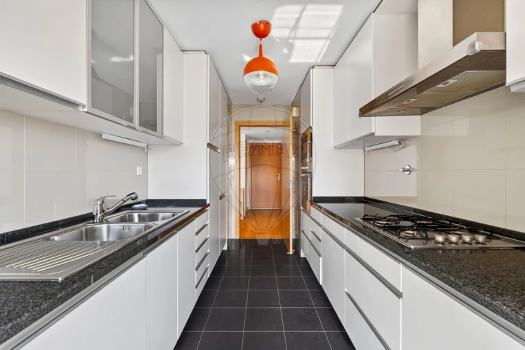 Apartamento T2 para Venda em Parque das Nações Foto 7