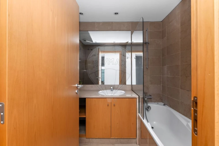 Apartamento T2 para Venda em Parque das Nações Foto 15