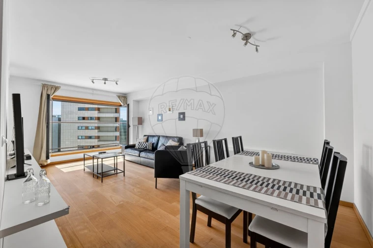 Apartamento T2 para Venda em Parque das Nações Foto 4