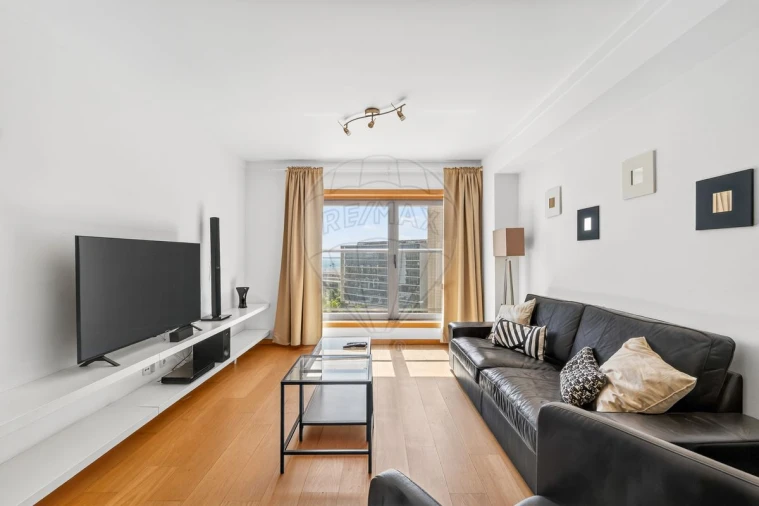 Apartamento T2 para Venda em Parque das Nações Foto 3