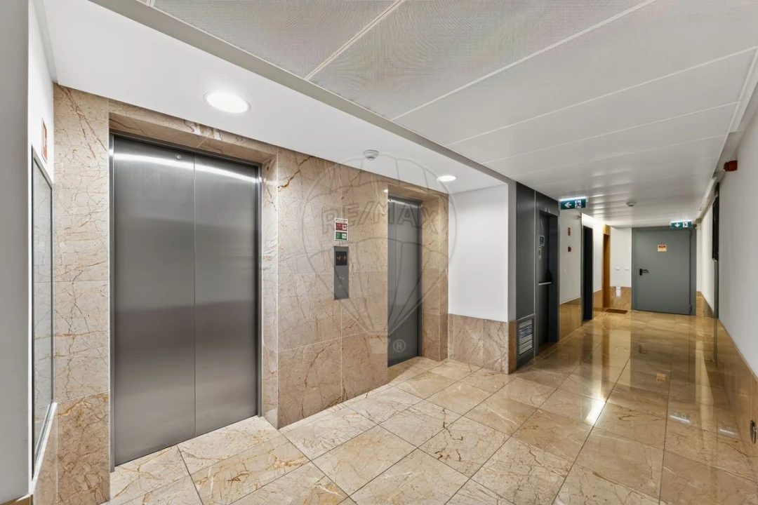 Apartamento T2 para Venda em Parque das Nações Foto 21