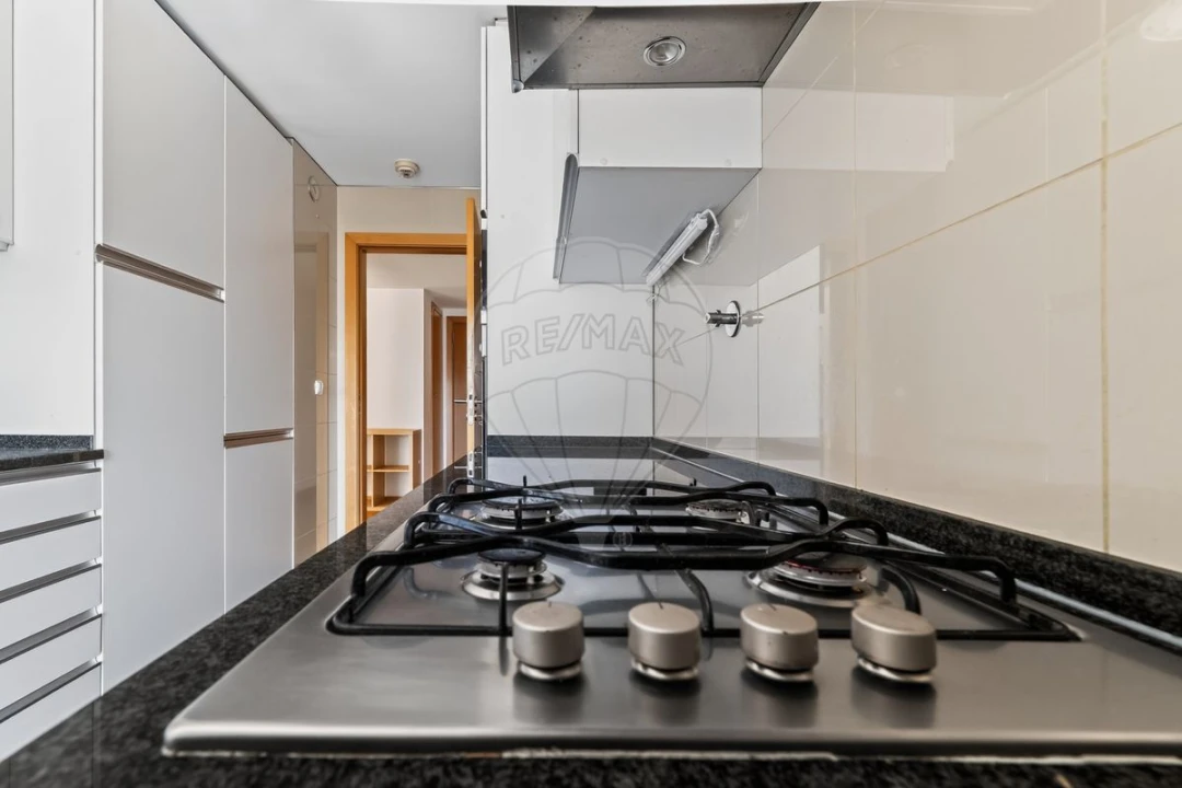 Apartamento T2 para Venda em Parque das Nações Foto 9