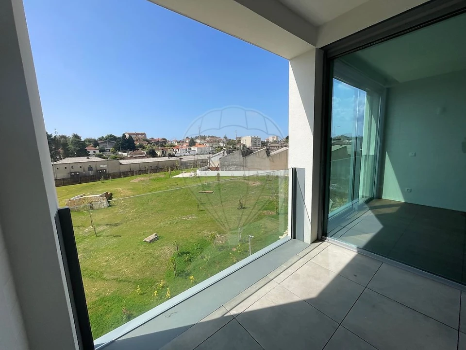 Apartamento T2 para Arrendamento em São João da Madeira Foto 9