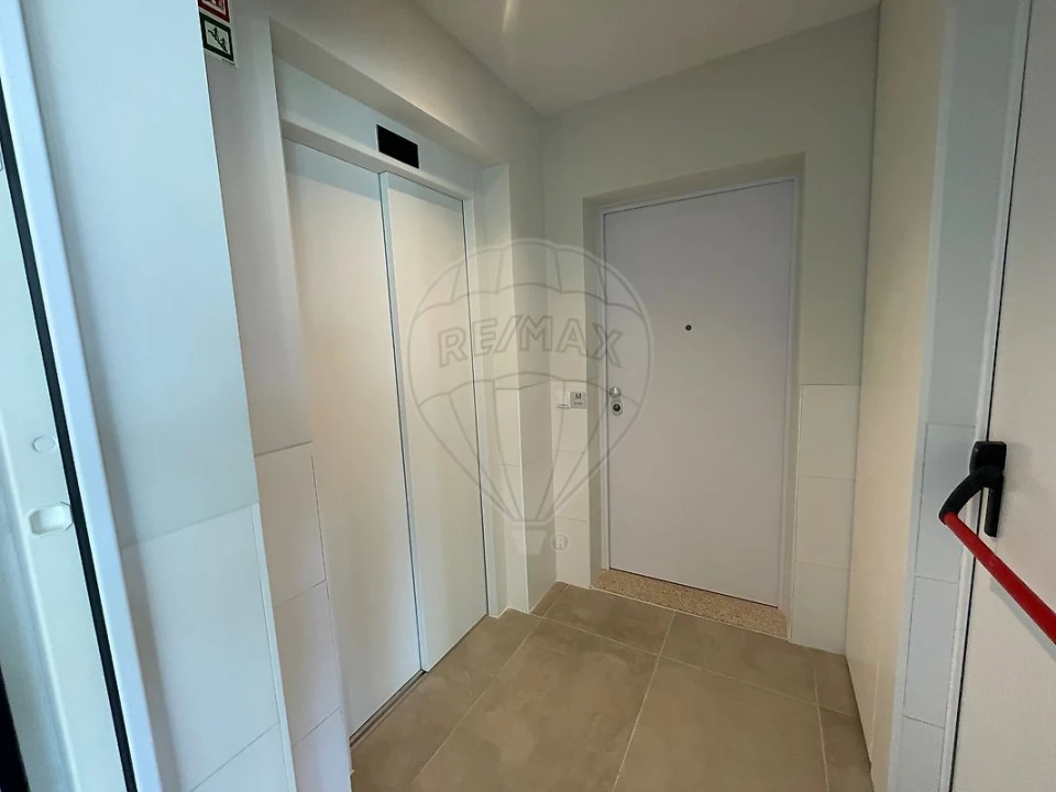 Apartamento T2 para Arrendamento em São João da Madeira Foto 26