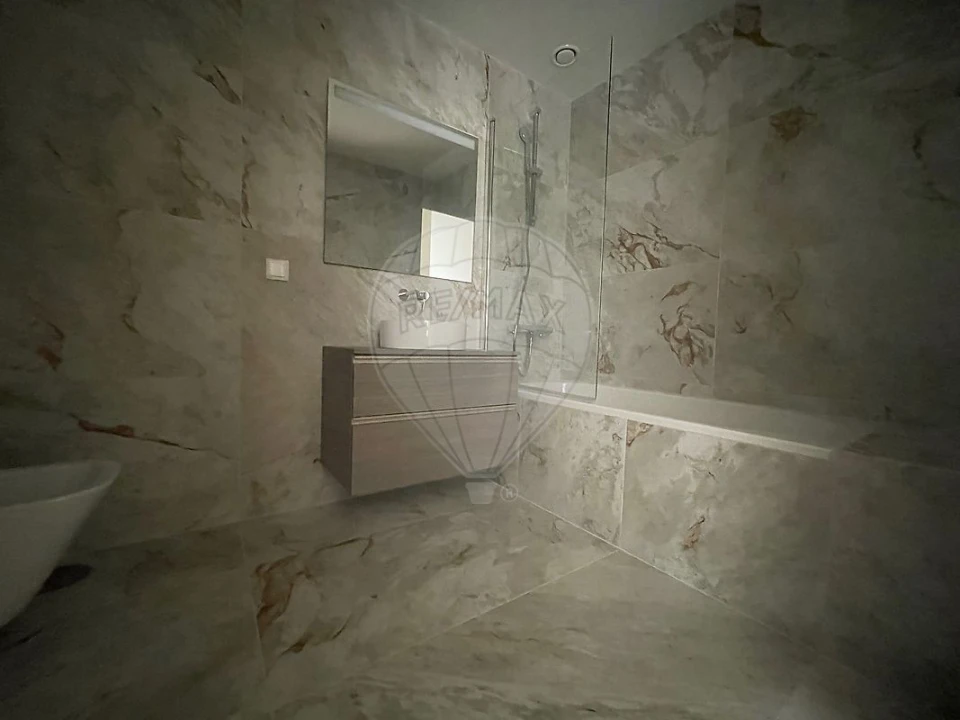 Apartamento T2 para Arrendamento em São João da Madeira Foto 25