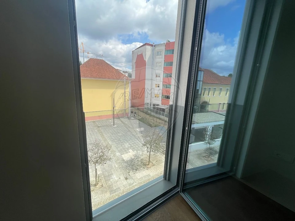 Apartamento T2 para Arrendamento em São João da Madeira Foto 20