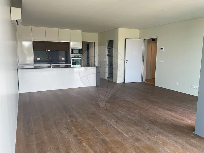 Apartamento T2 para Arrendamento em São João da Madeira Foto 5