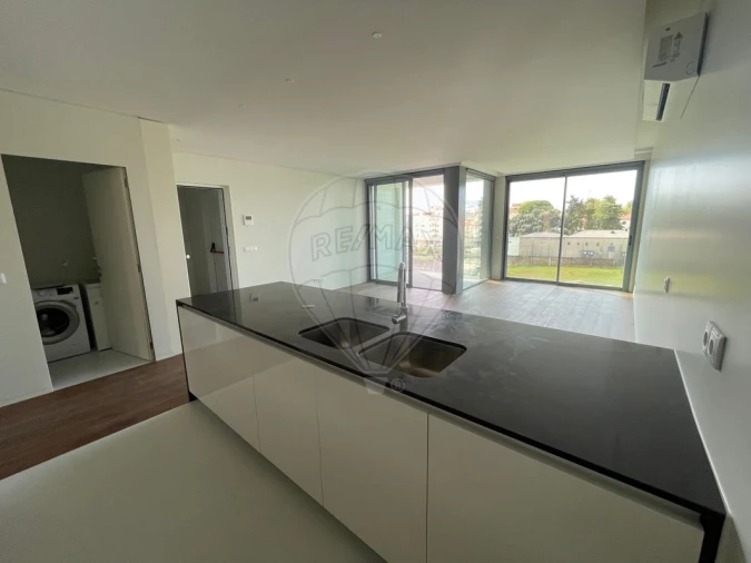 Apartamento T2 para Arrendamento em São João da Madeira Foto 7