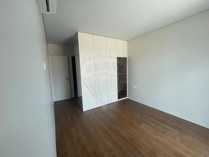 Apartamento T2 para Arrendamento em São João da Madeira Foto 23