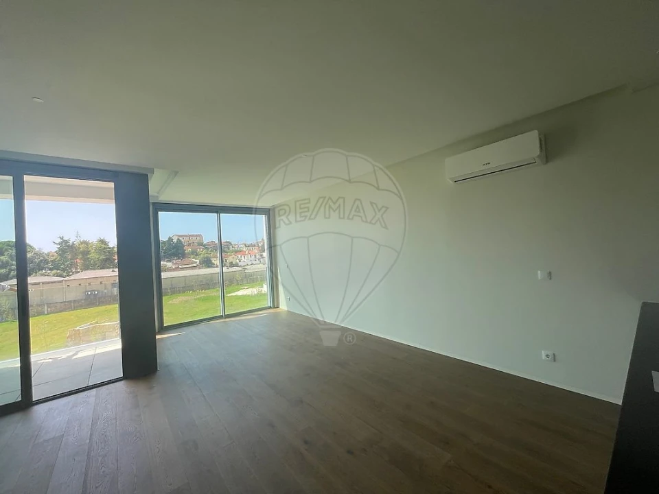 Apartamento T2 para Arrendamento em São João da Madeira Foto 8