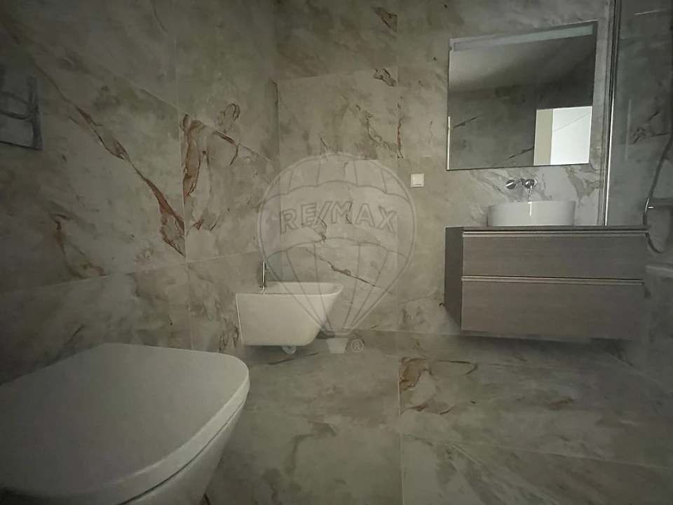 Apartamento T2 para Arrendamento em São João da Madeira Foto 24