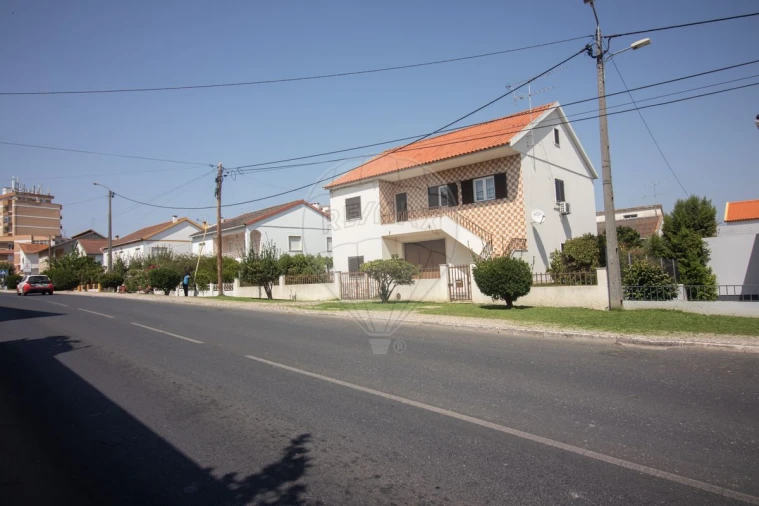 Moradia T3 para Venda em Arruda dos Vinhos Foto 14