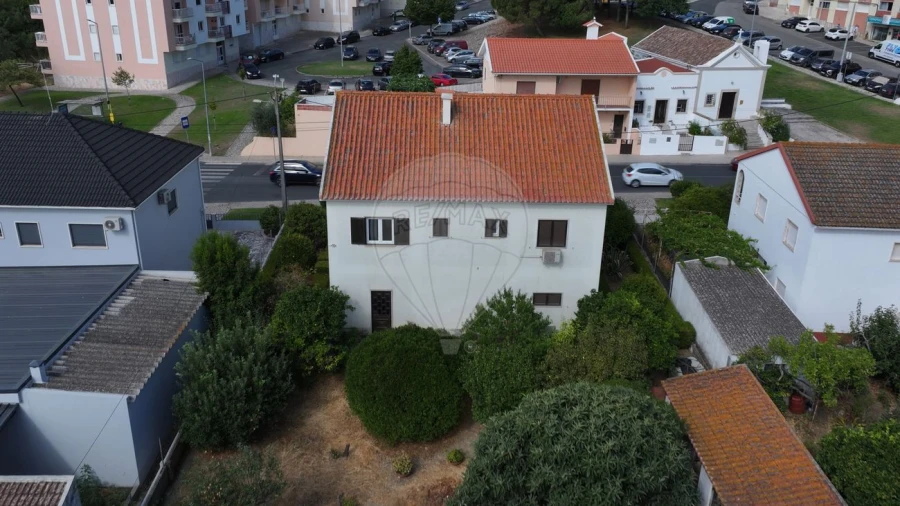 Moradia T3 para Venda em Arruda dos Vinhos Foto 36