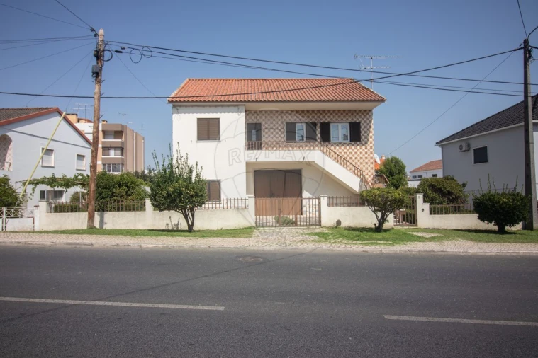 Moradia T3 para Venda em Arruda dos Vinhos Foto 13