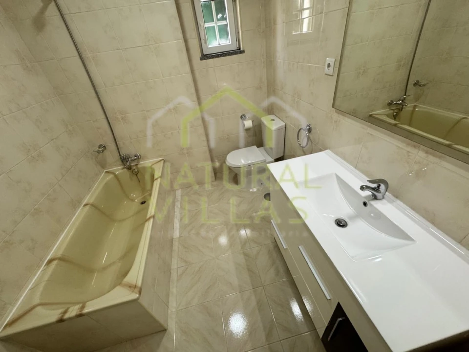 Moradia T5 para Venda em Resende Foto 14