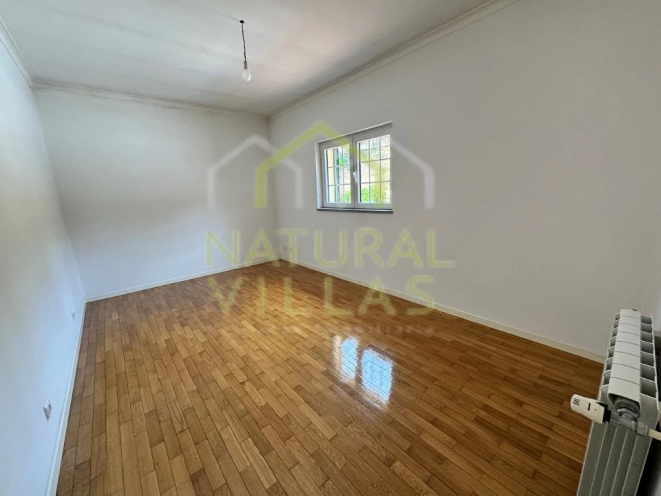 Moradia T5 para Venda em Resende Foto 10