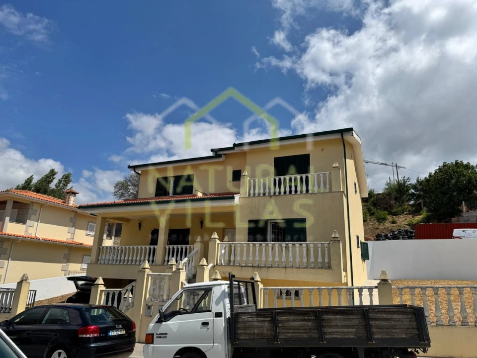 Moradia T5 para Venda em Resende Foto 25