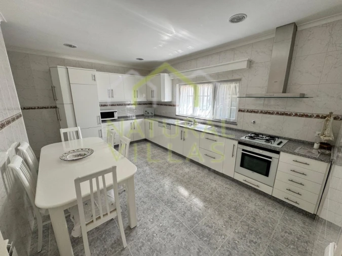 Moradia T5 para Venda em Resende Foto 5