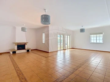 Apartamento T4 para Venda em Santa Maria e São Miguel, São Martinho, São Pedro Penaferrim