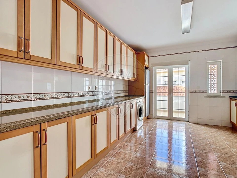 Apartamento T4 para Venda em Santa Maria e São Miguel, São Martinho, São Pedro Penaferrim Foto 9