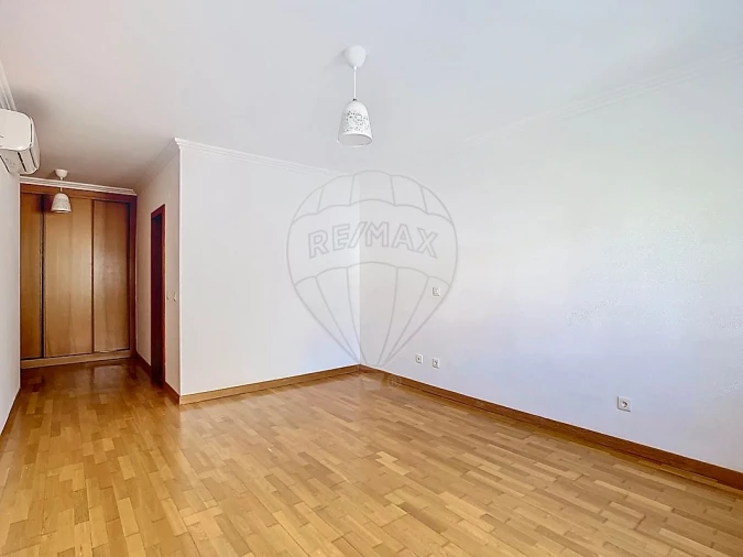Apartamento T4 para Venda em Santa Maria e São Miguel, São Martinho, São Pedro Penaferrim Foto 30