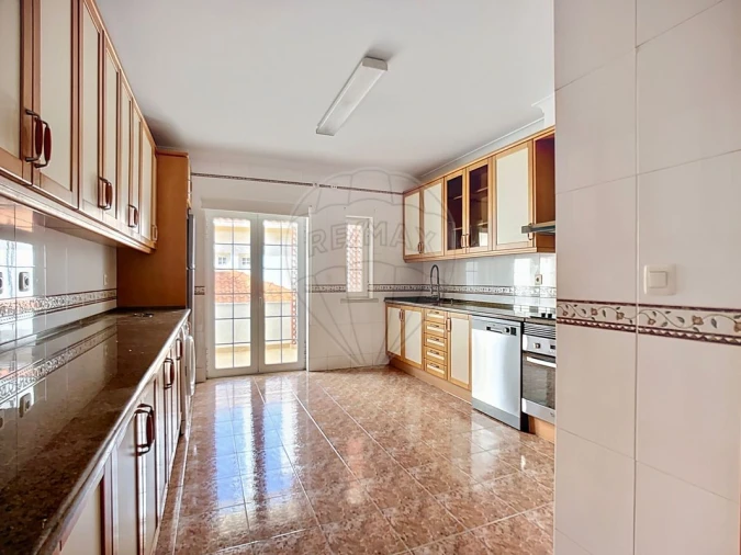 Apartamento T4 para Venda em Santa Maria e São Miguel, São Martinho, São Pedro Penaferrim Foto 8