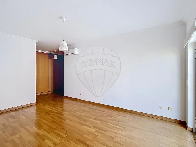 Apartamento T4 para Venda em Santa Maria e São Miguel, São Martinho, São Pedro Penaferrim Foto 18