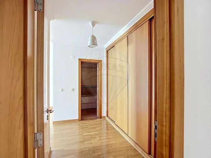 Apartamento T4 para Venda em Santa Maria e São Miguel, São Martinho, São Pedro Penaferrim Foto 15