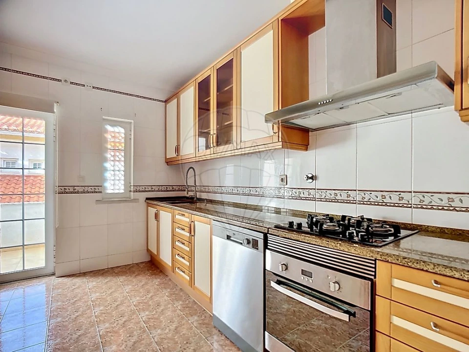 Apartamento T4 para Venda em Santa Maria e São Miguel, São Martinho, São Pedro Penaferrim Foto 12