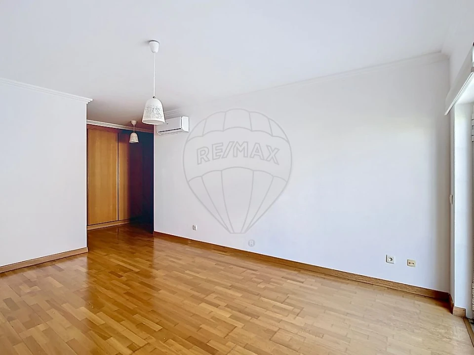Apartamento T4 para Venda em Santa Maria e São Miguel, São Martinho, São Pedro Penaferrim Foto 18