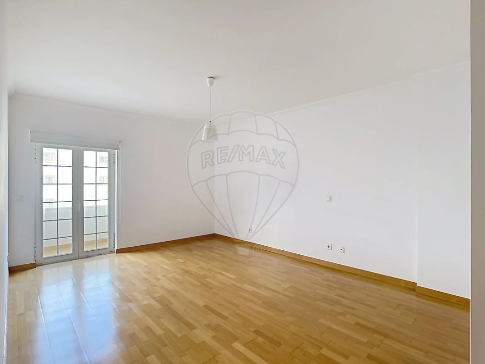 Apartamento T4 para Venda em Santa Maria e São Miguel, São Martinho, São Pedro Penaferrim Foto 16