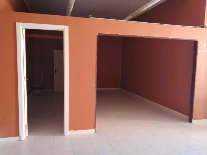 Armazém para Arrendamento em Santa Clara Foto 3