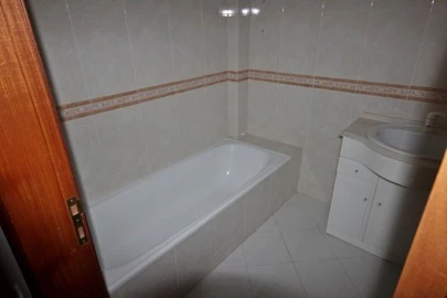 Apartamento T3 para Venda em Marvila, Ribeira Santarém, São Salvador, São Nicolau