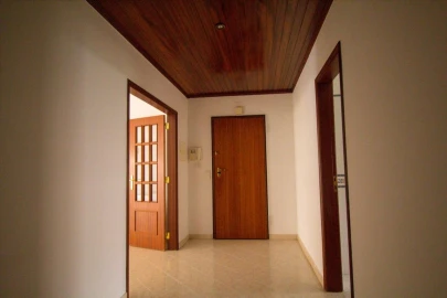 Apartamento T3 para Venda em Marvila, Ribeira Santarém, São Salvador, São Nicolau