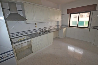 Apartamento T3 para Venda em Marvila, Ribeira Santarém, São Salvador, São Nicolau