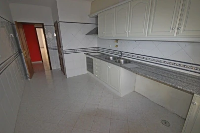 Apartamento T3 para Venda em Marvila, Ribeira Santarém, São Salvador, São Nicolau