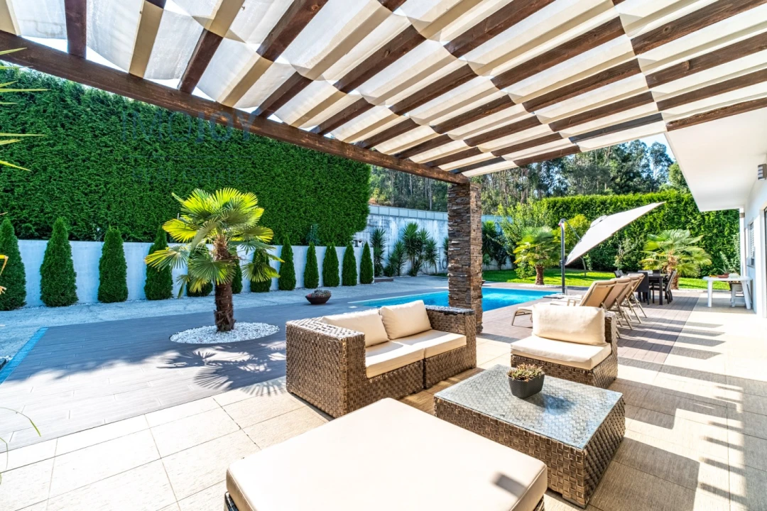 Moradia T5 para Venda em Cete Foto 2