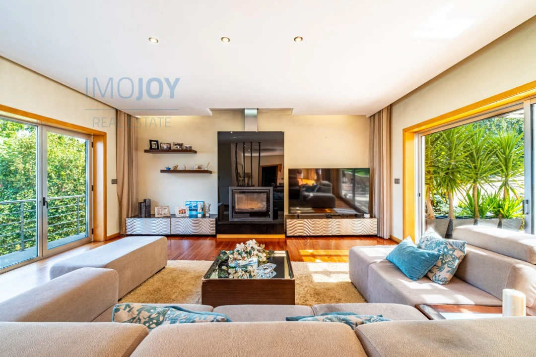 Moradia T5 para Venda em Cete Foto 3