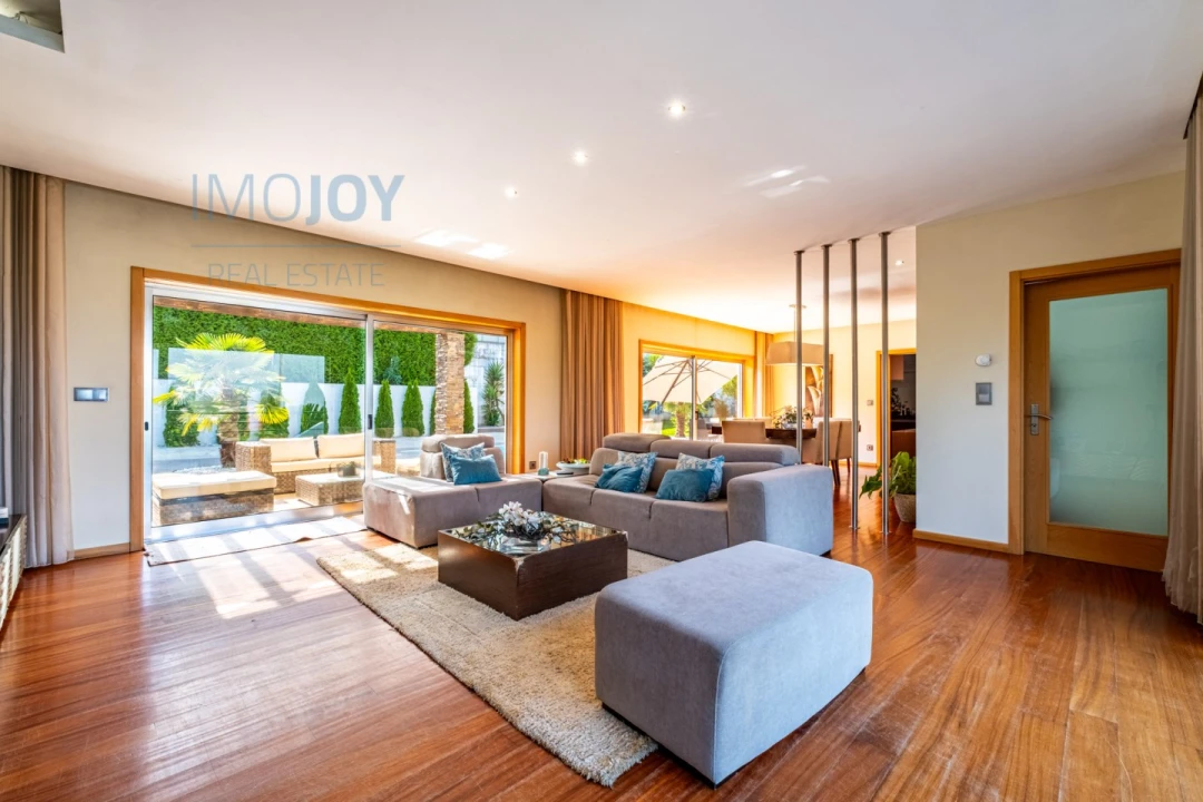 Moradia T5 para Venda em Cete Foto 5