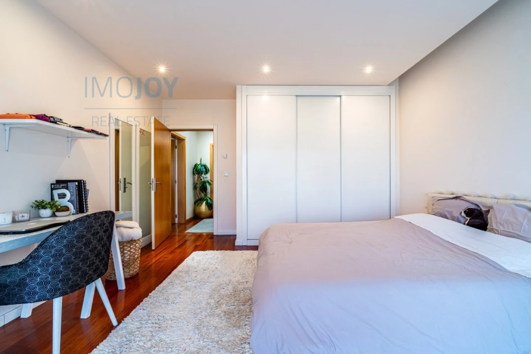 Moradia T5 para Venda em Cete Foto 27