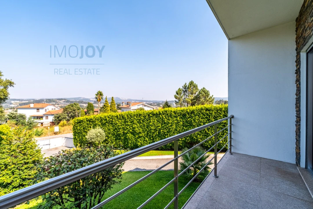 Moradia T5 para Venda em Cete Foto 28