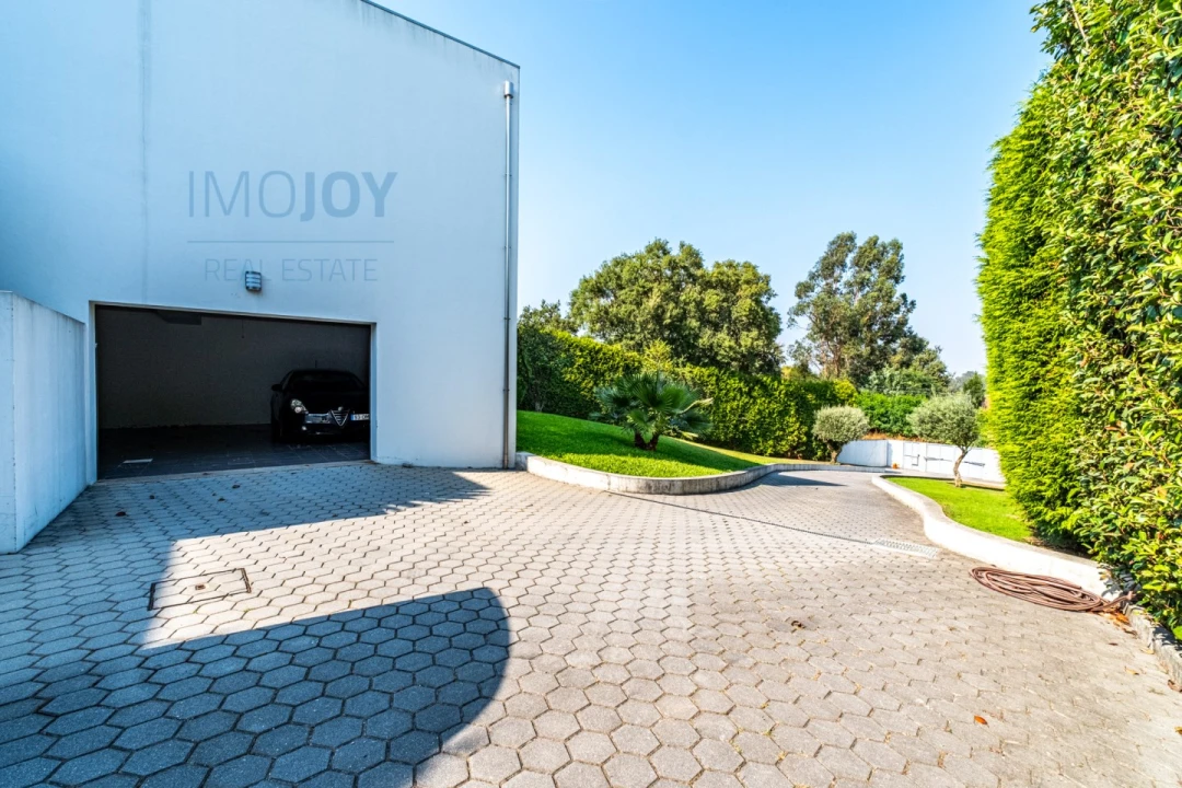 Moradia T5 para Venda em Cete Foto 40