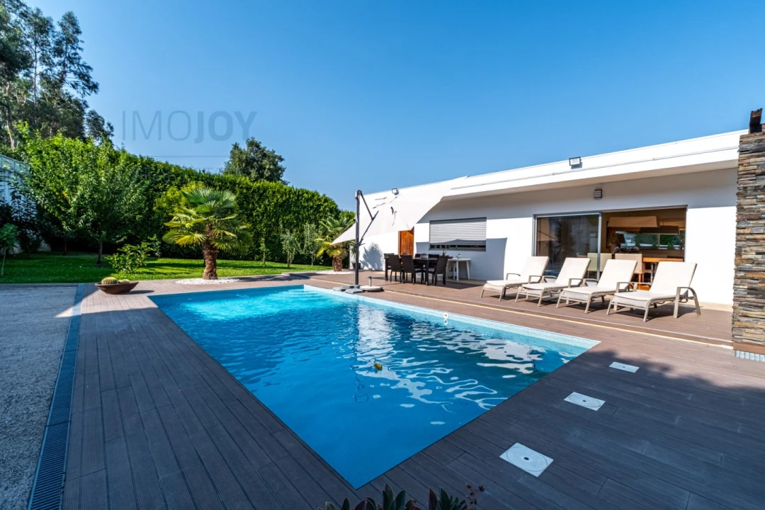 Moradia T5 para Venda em Cete Foto 42