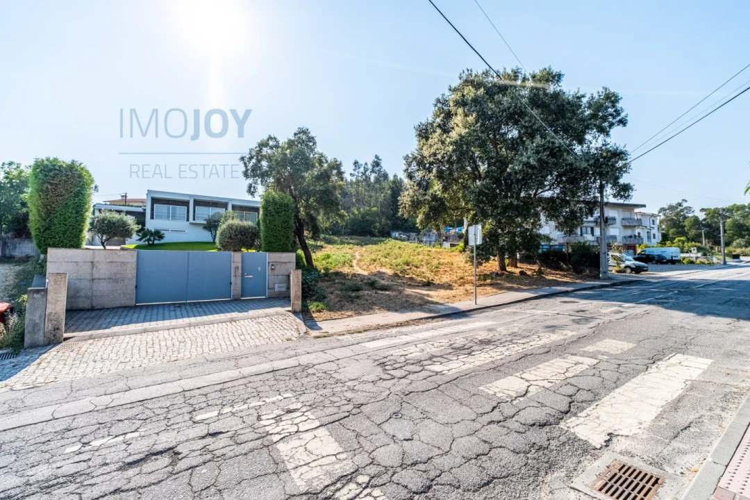 Moradia T5 para Venda em Cete Foto 48