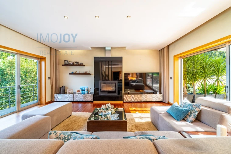 Moradia T5 para Venda em Cete Foto 3